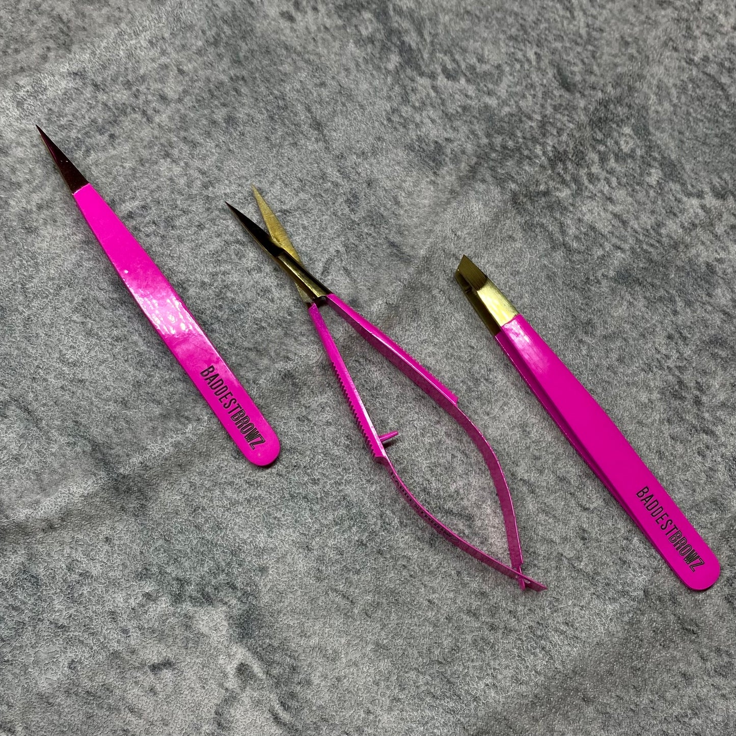IT GIRL SLANT TWEEZER